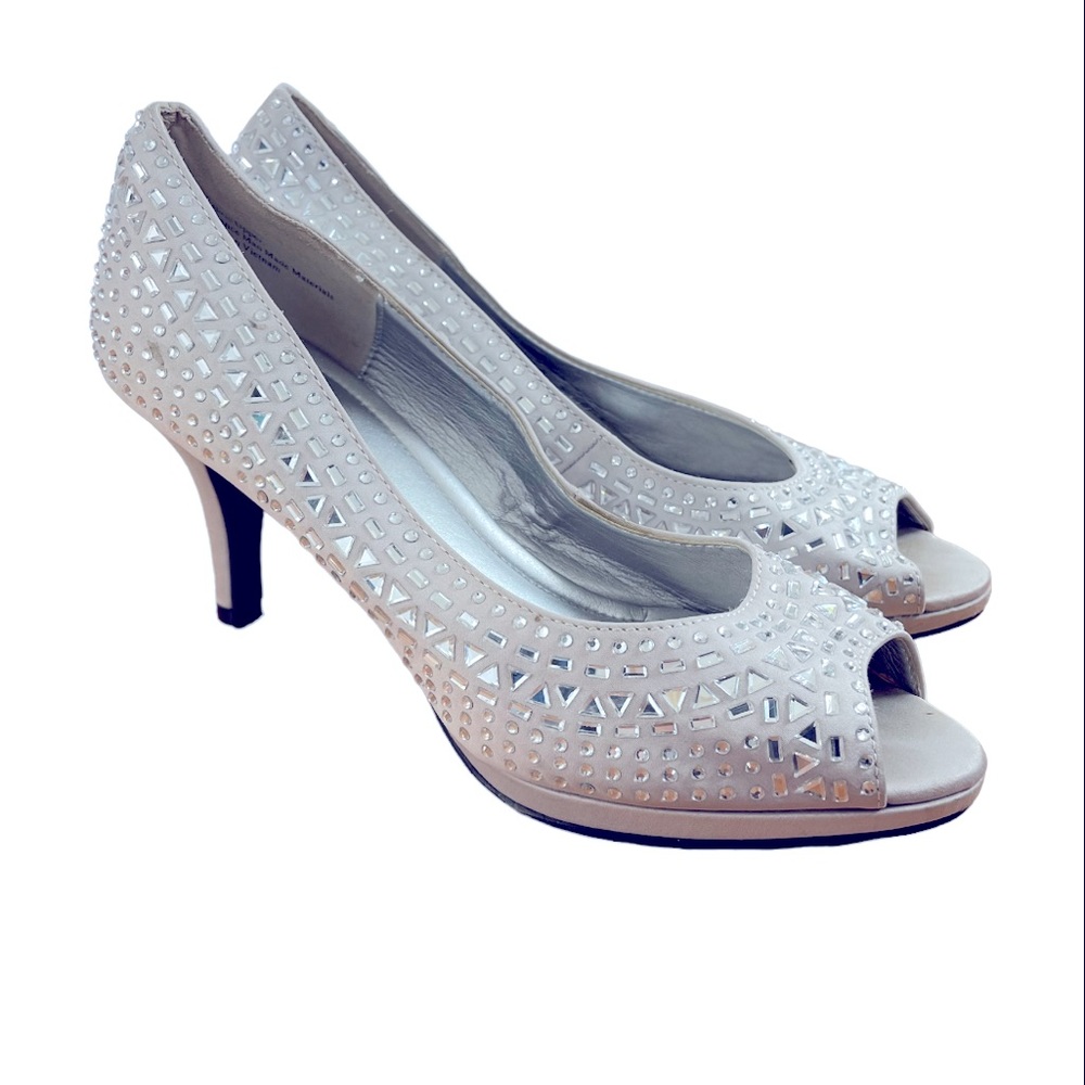 Size 6 silver heels